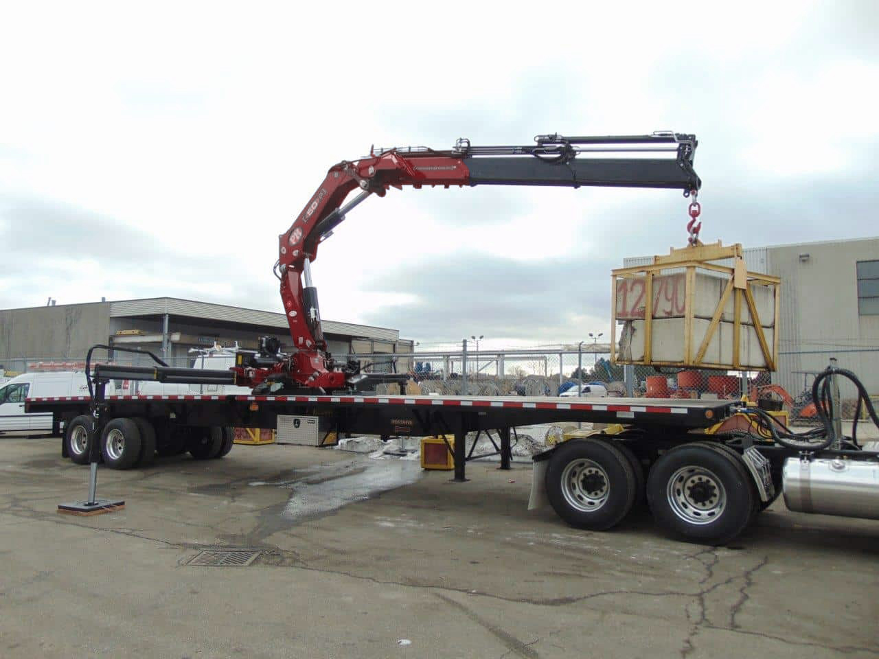 NEW PM 50024 KNUCKLE BOOM MID-MOUNTED – NEW 48′ T/A TRAILER - Image 3