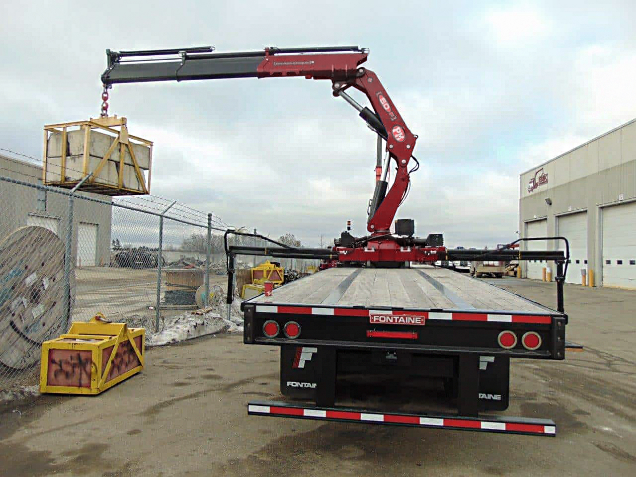 NEW PM 50024 KNUCKLE BOOM MID-MOUNTED – NEW 48′ T/A TRAILER - Image 7
